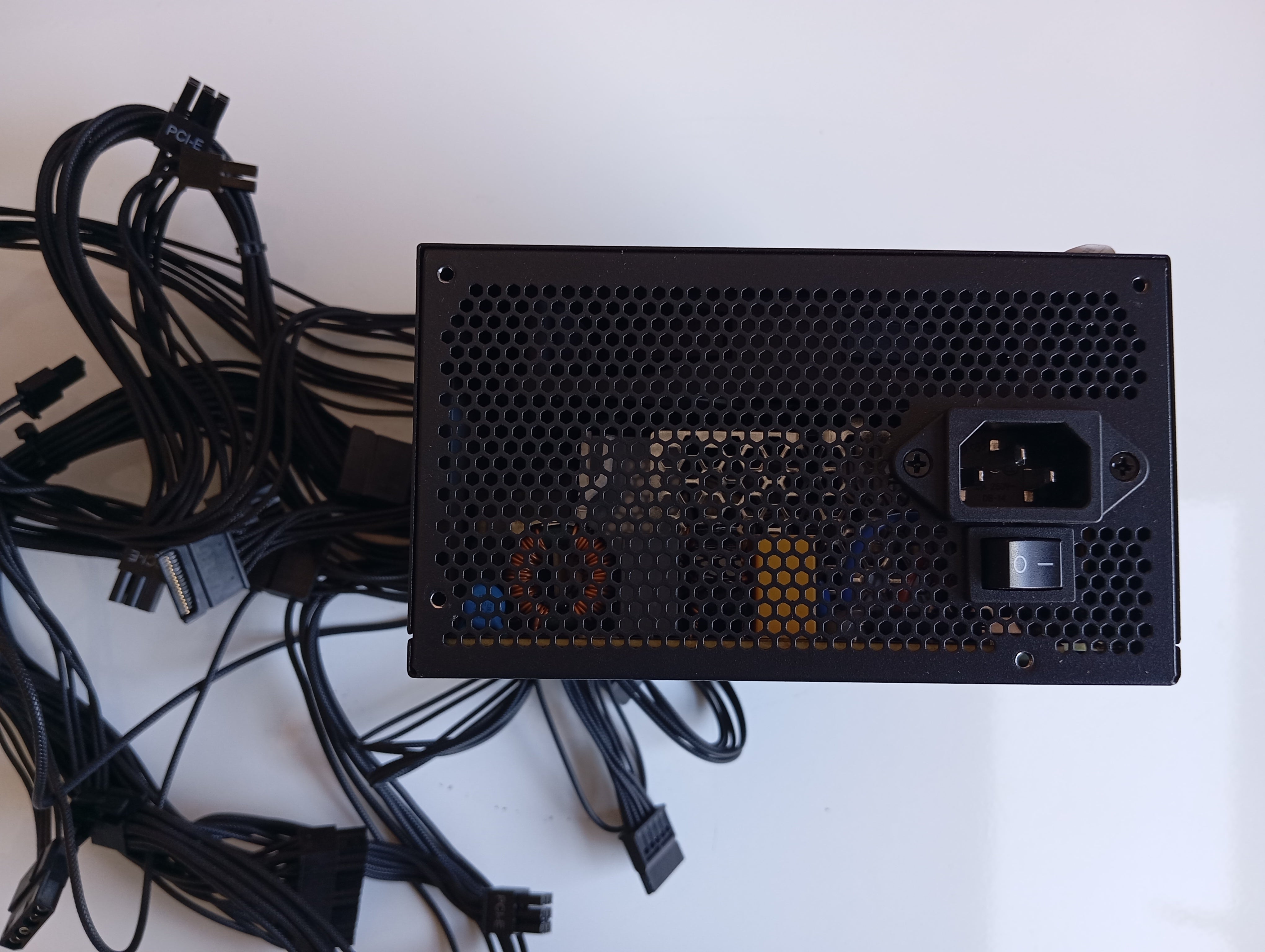 Refurbished Cooler Master G Gold 650 V2 650 Watt Refurbished Cooler Master G Gold 650 V2 650 Watt
